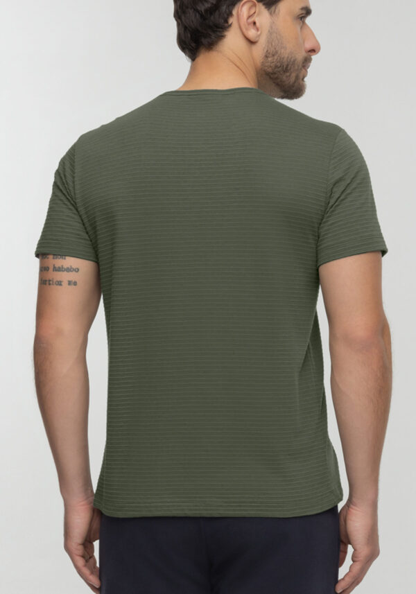 CAMISETA TEXTURIZADA LISTRADA HANGAR 33 - Image 4