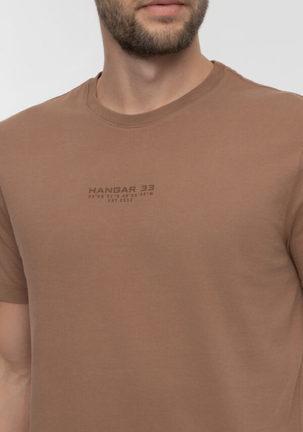 CAMISETA MALHA NATURAL ESTAMPADA HANGAR 33 - Image 2