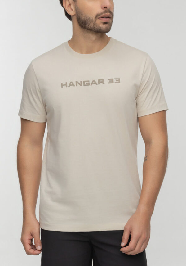 CAMISETA ESTAMPA LOC. HANGAR 33
