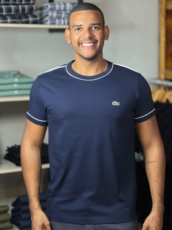 CAMISETA LACOSTE DETALHE LINHA