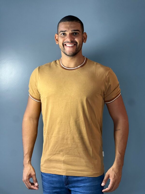 CAMISETA MALHA PELETIZADA HANGAR 33
