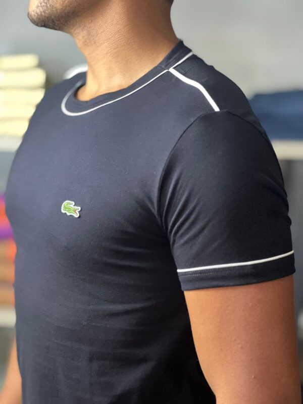CAMISETA LACOSTE DETALHE LINHA - Image 4