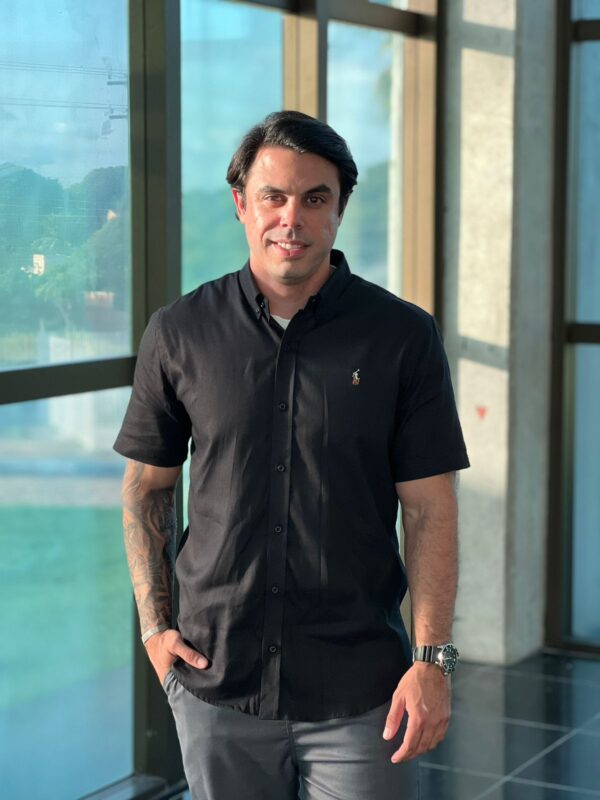 CAMISA SOCIAL RALPH LAUREN PRETA OXFORD M.CURTA