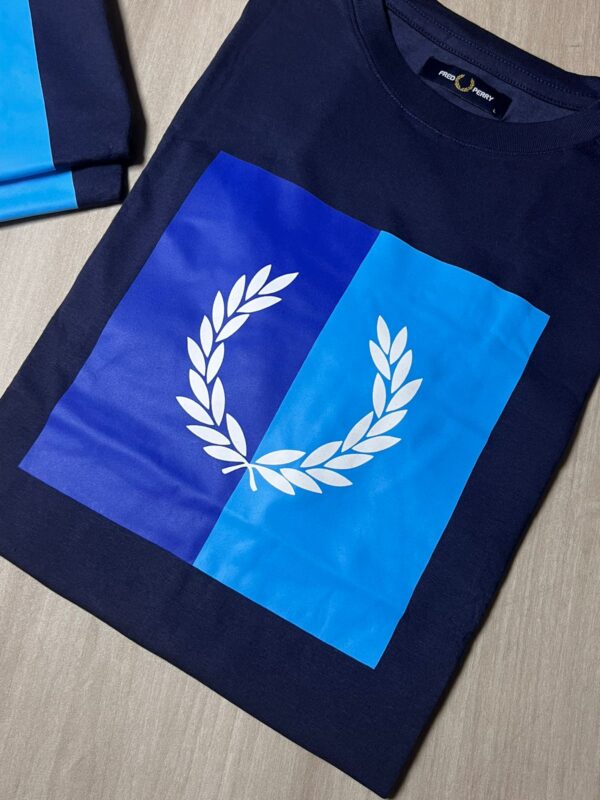 CAMISETA FRED PERRY COROA CENTRO BICOLOR