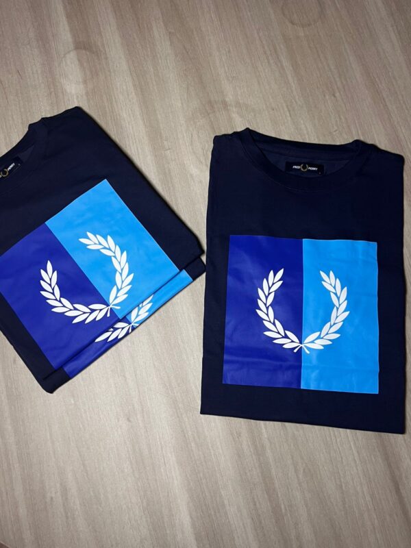 CAMISETA FRED PERRY COROA CENTRO BICOLOR - Image 2