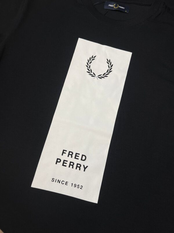 CAMISETA FRED PERRY LOGO HORIZONTAL - Image 2
