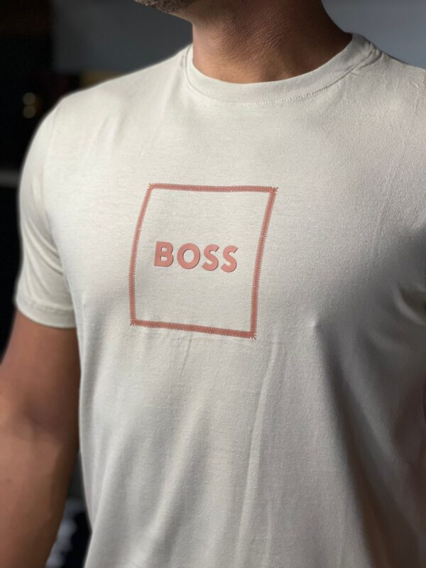 CAMISETA BOSS QUADRADO - Image 2