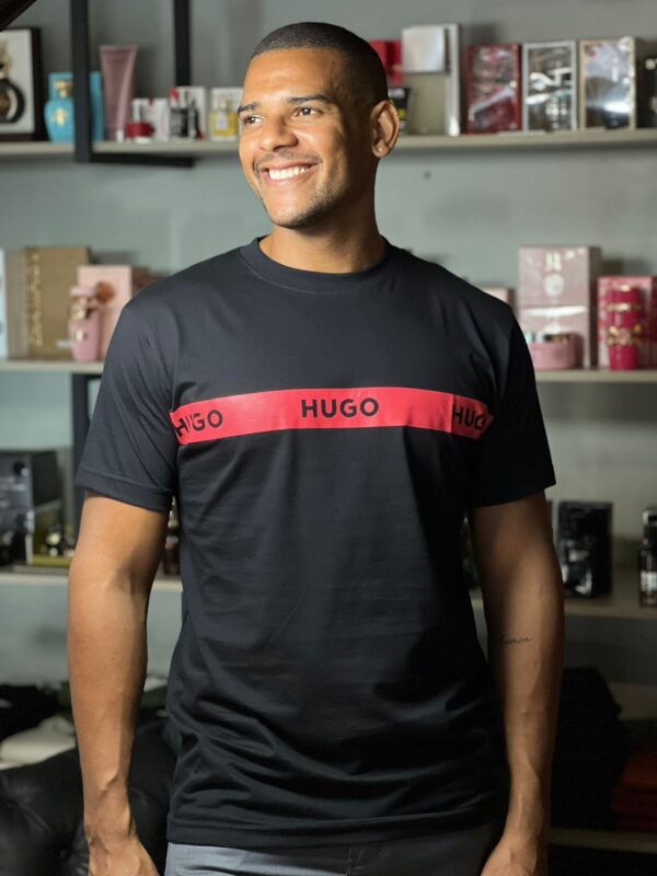CAMISETA BOSS FAIXA VERMELHA