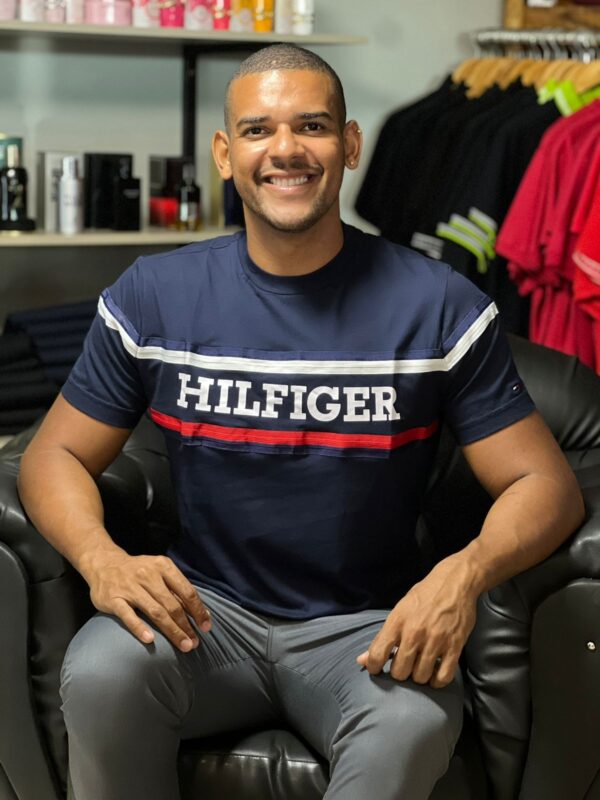 CAMISETA TOMMY HILFIGER LISTA RELEVO