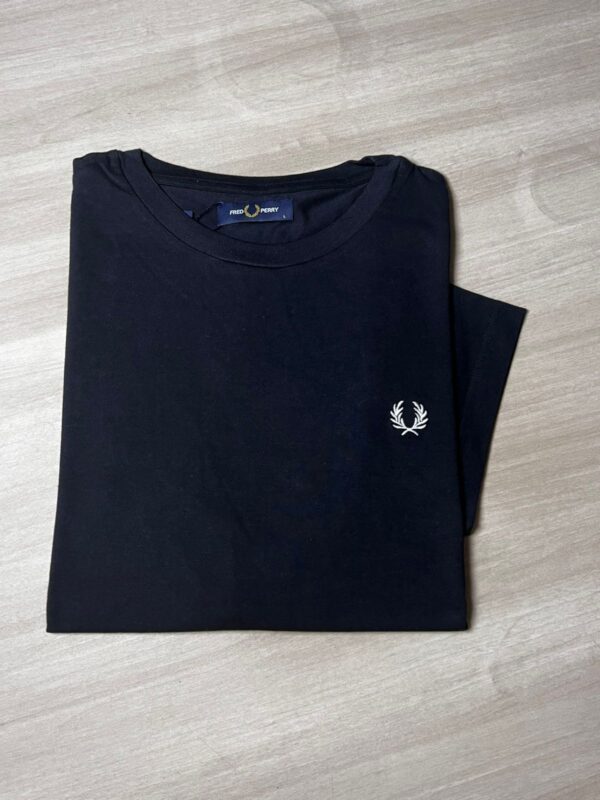 CAMISETA BASIC FRED PERRY BORDADA