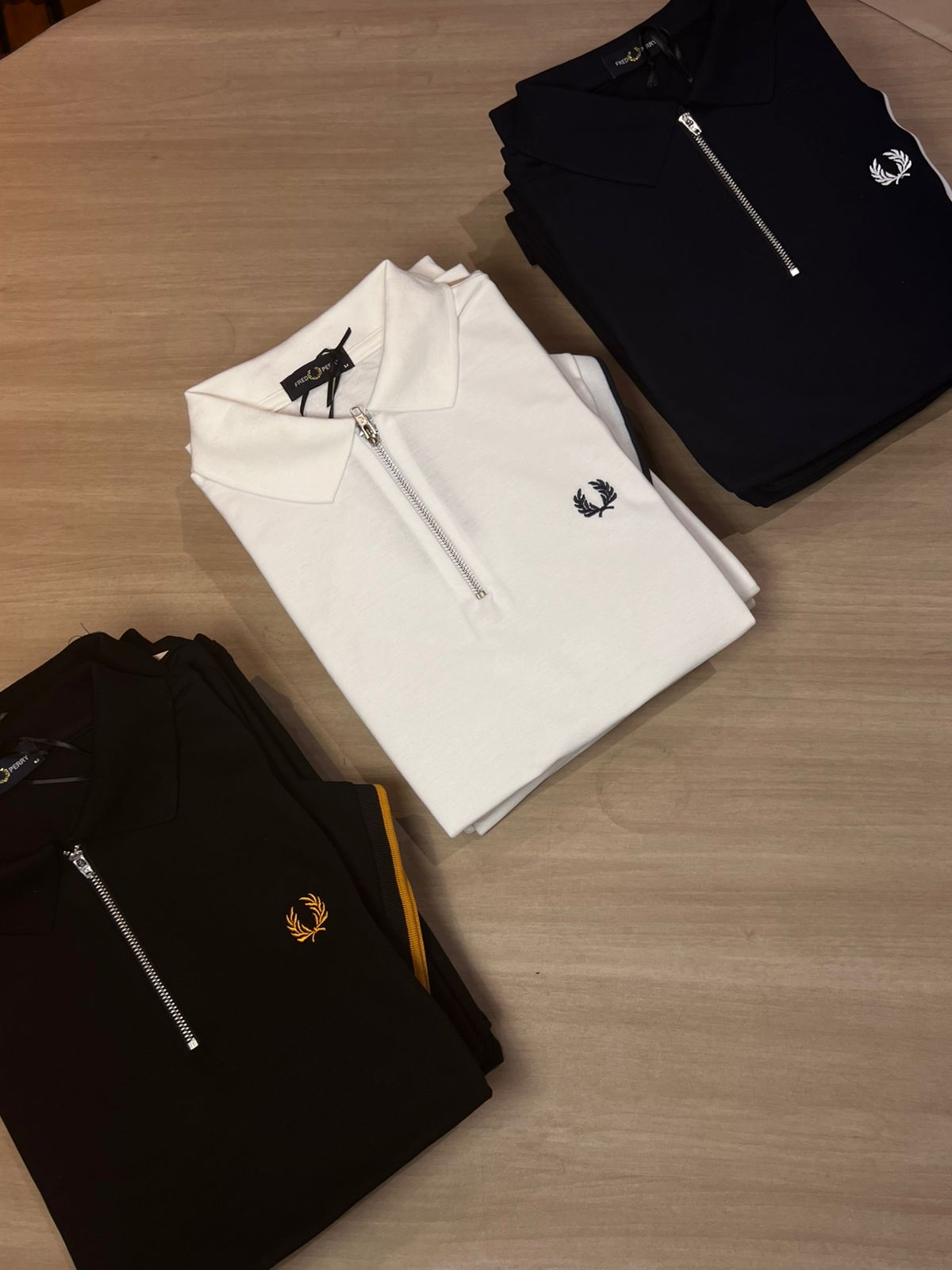 POLO FRED PERRY ZIPER DETALHE